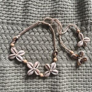 Free People Cream and Tan Cowrie Shell Necklace - Never worn